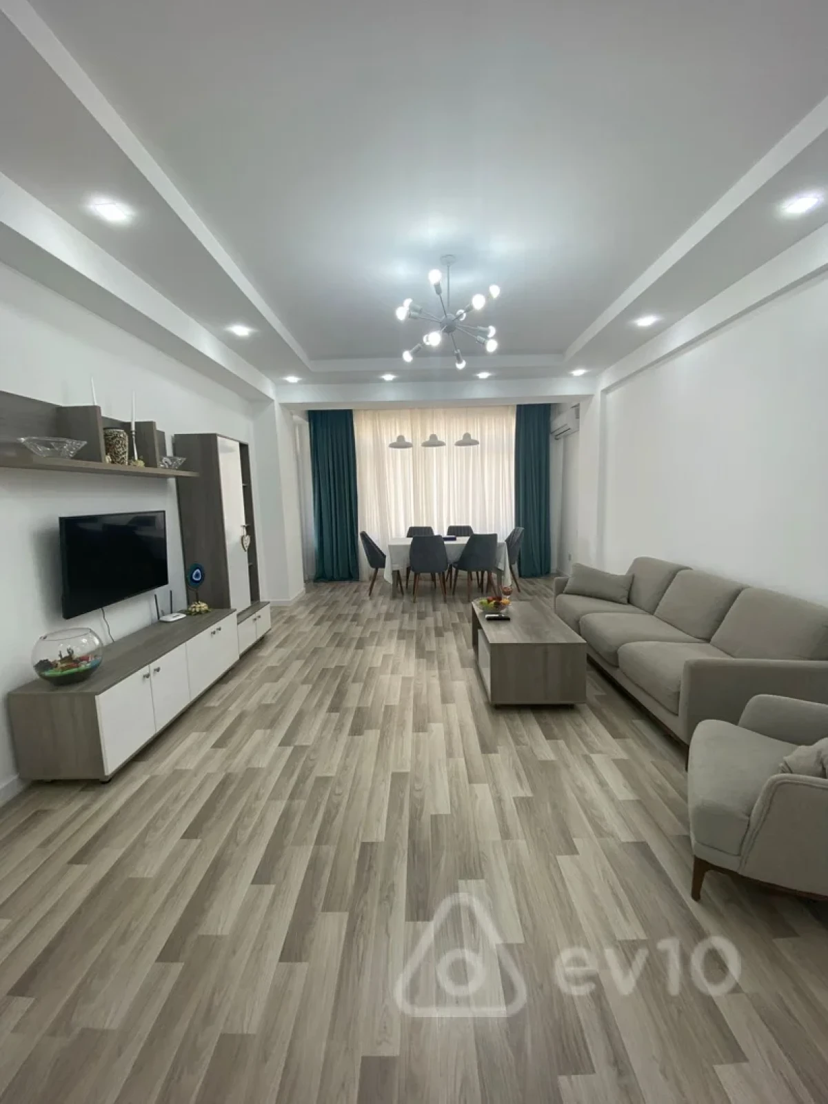 Kirayə verilir 3 otaqlı yeni tikili 150 m²