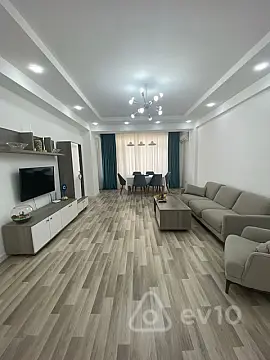Kirayə verilir 3 otaqlı yeni tikili 150 m²