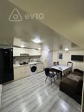 Kirayə verilir 2 otaqlı köhnə tikili 40 m²