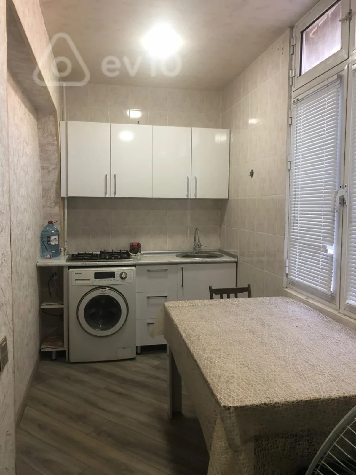 Satılır 1 otaqlı köhnə tikili 42 m²