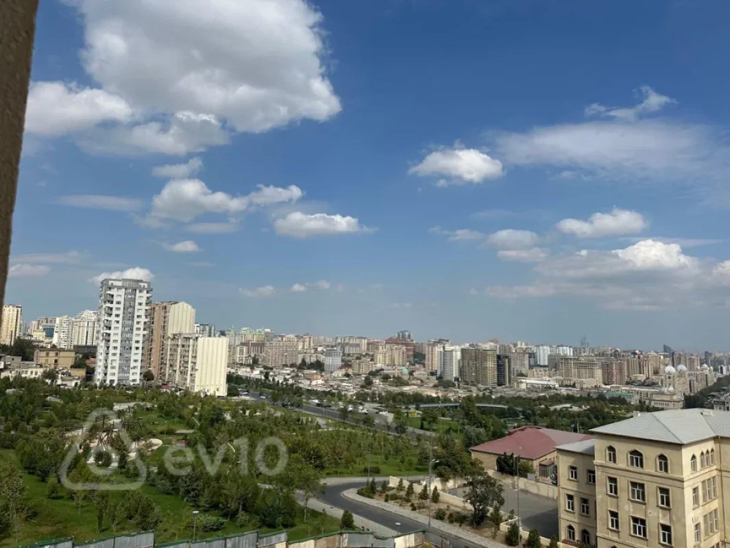 Kirayə verilir 4 otaqlı yeni tikili 142 m²