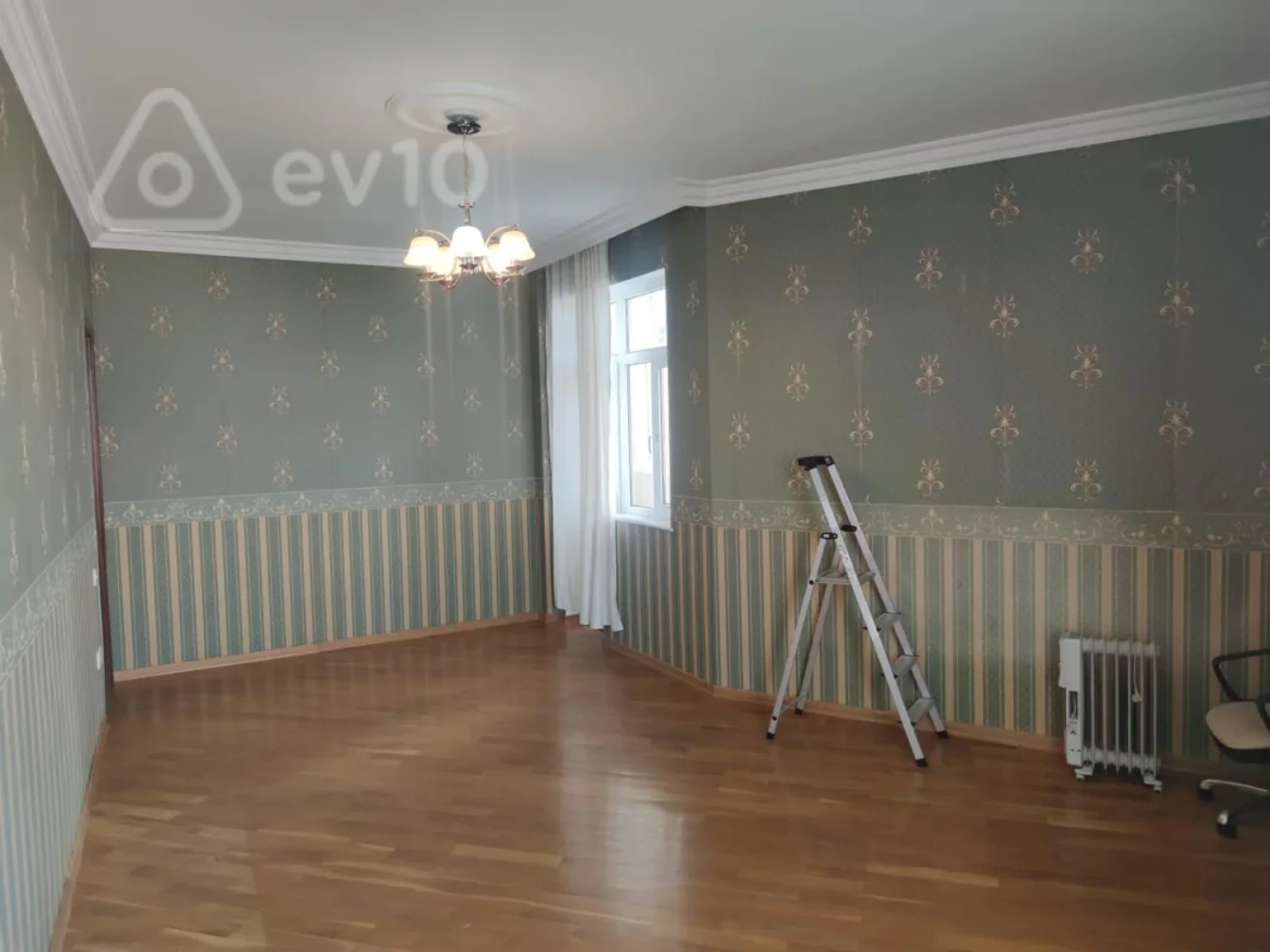 Kirayə verilir 4 otaqlı yeni tikili 142 m²