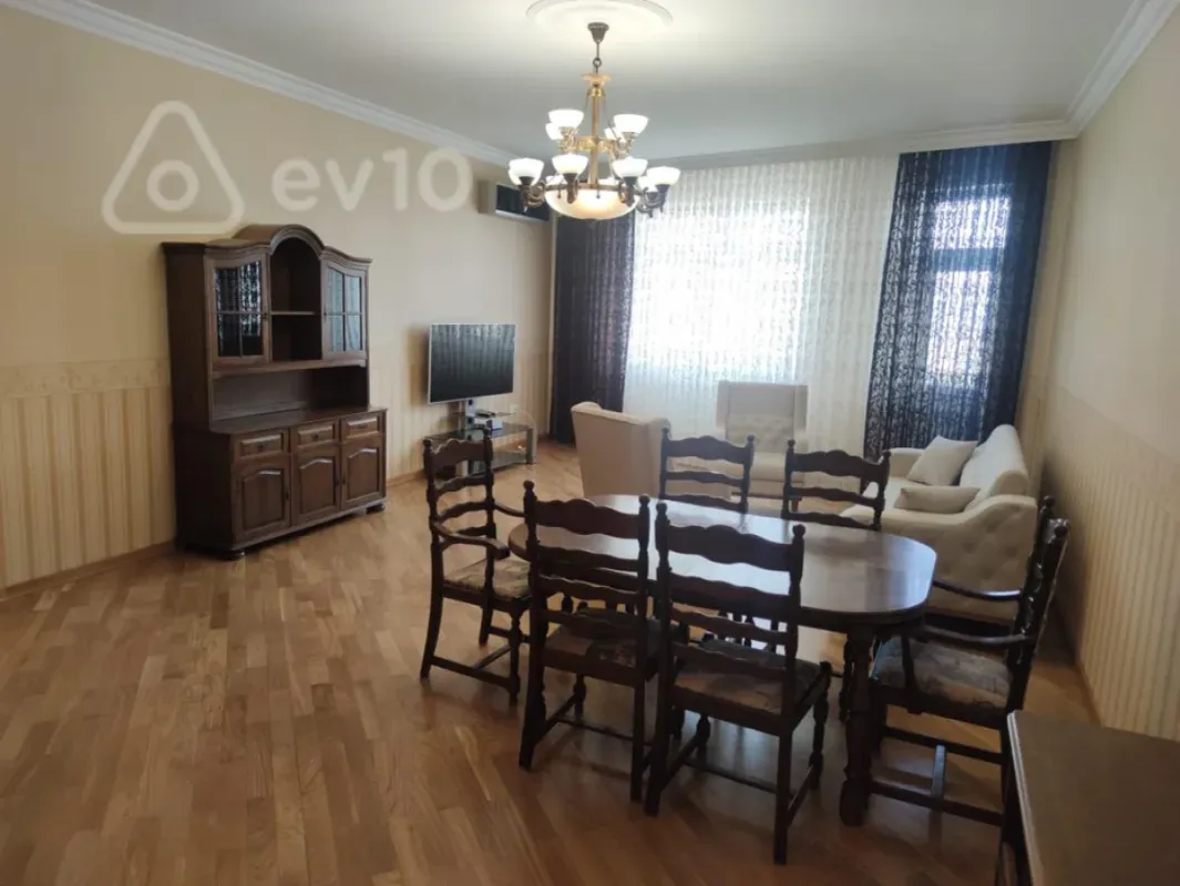 Kirayə verilir 4 otaqlı yeni tikili 142 m²