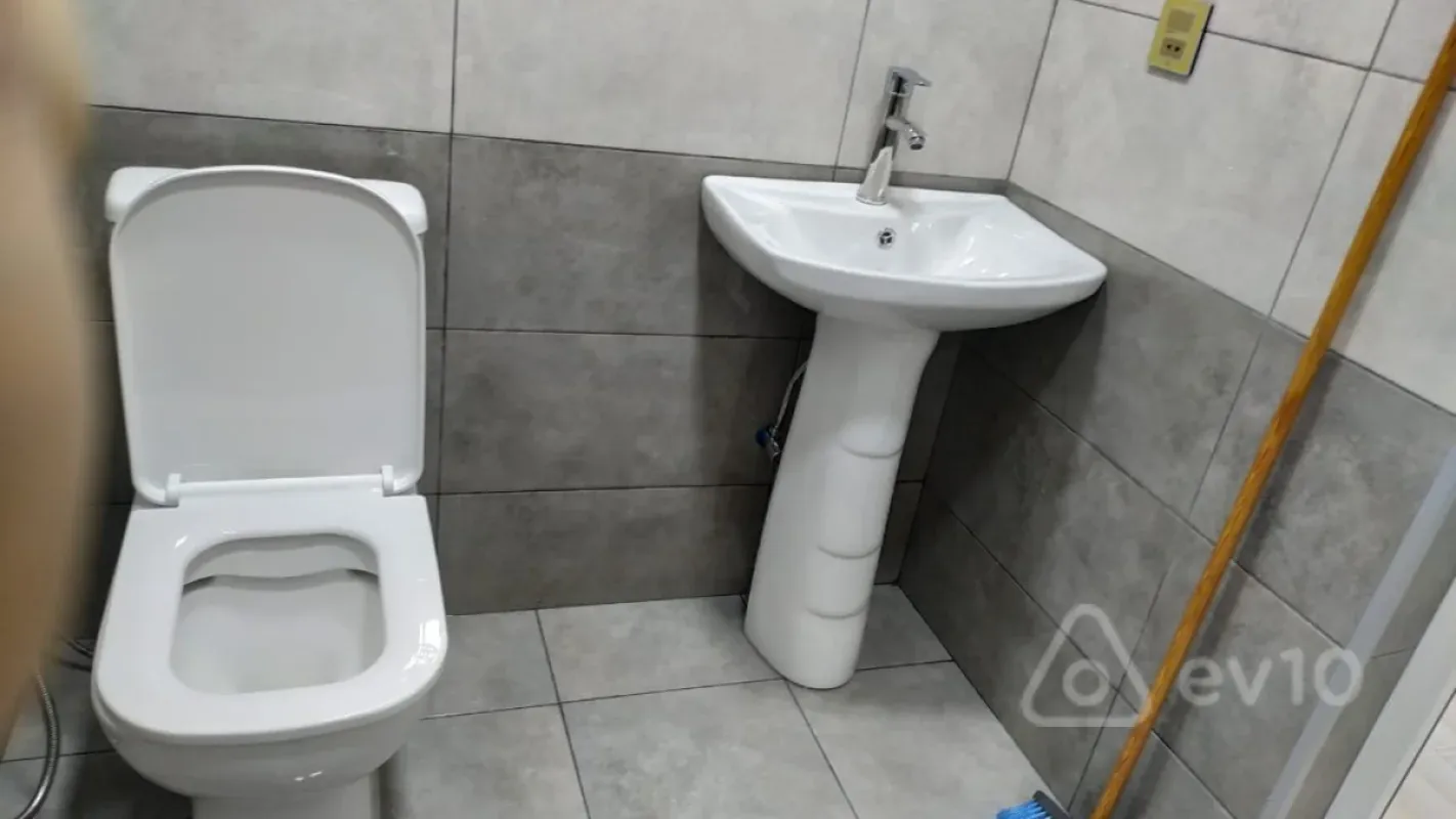 Kirayə verilir 3 otaqlı yeni tikili 75 m²