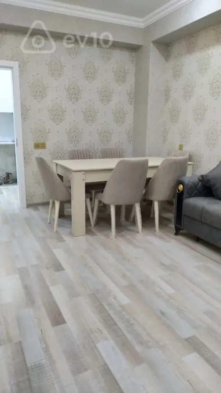 Kirayə verilir 3 otaqlı yeni tikili 75 m²