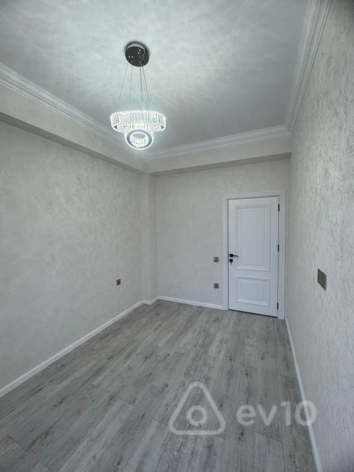 Satılır 2 otaqlı yeni tikili 50 m²