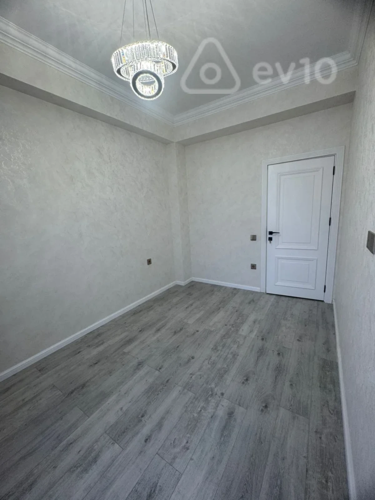 Satılır 2 otaqlı yeni tikili 50 m²