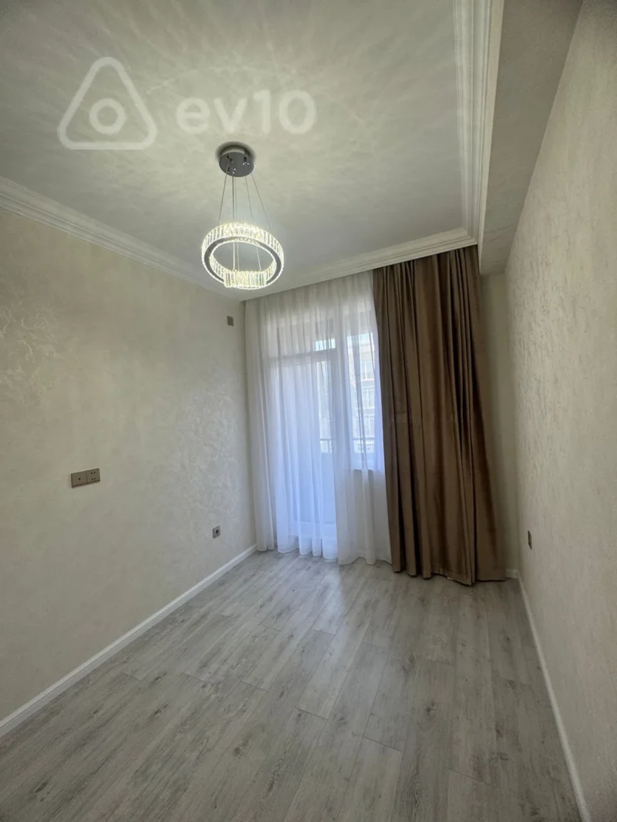 Satılır 2 otaqlı yeni tikili 50 m²