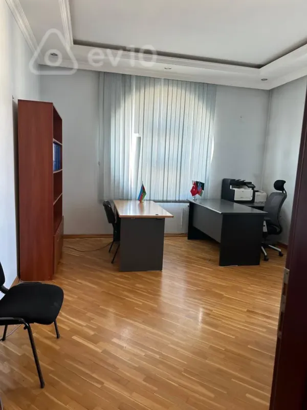 Kirayə verilir 3 otaqlı ofis 140 m²