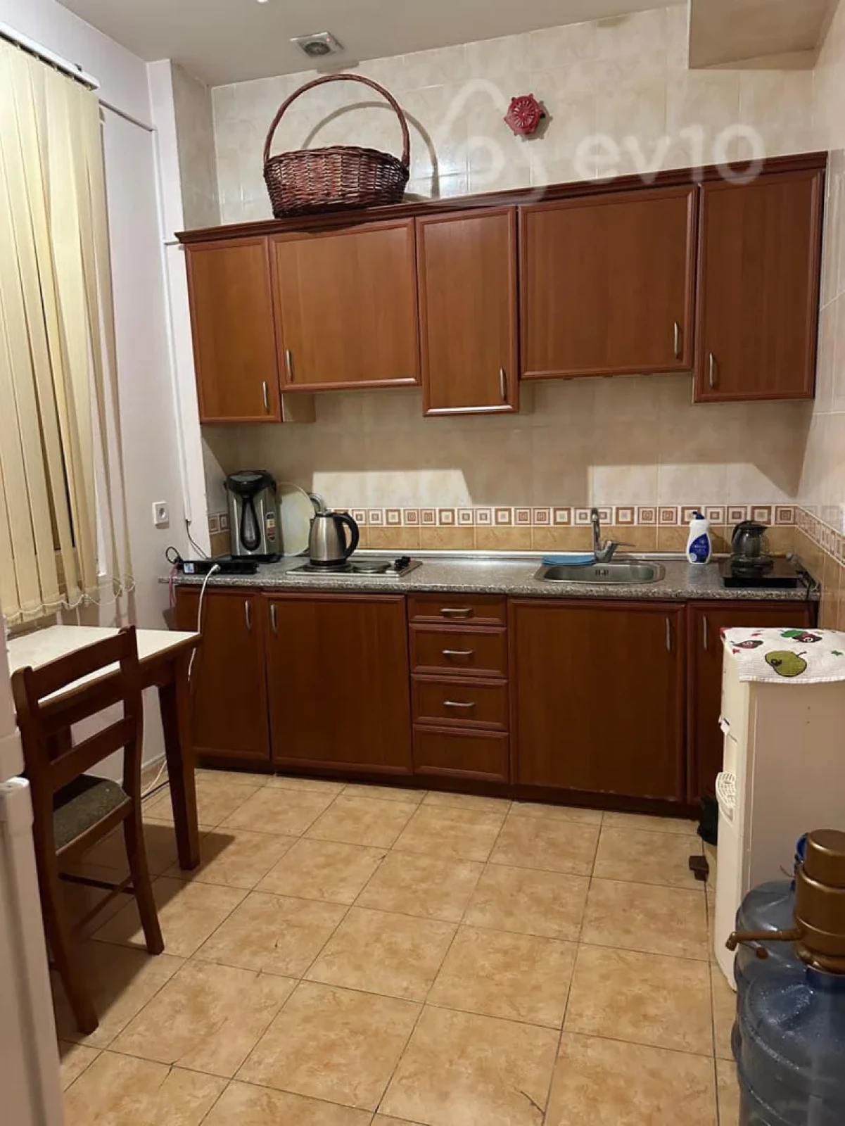 Kirayə verilir 3 otaqlı ofis 140 m²