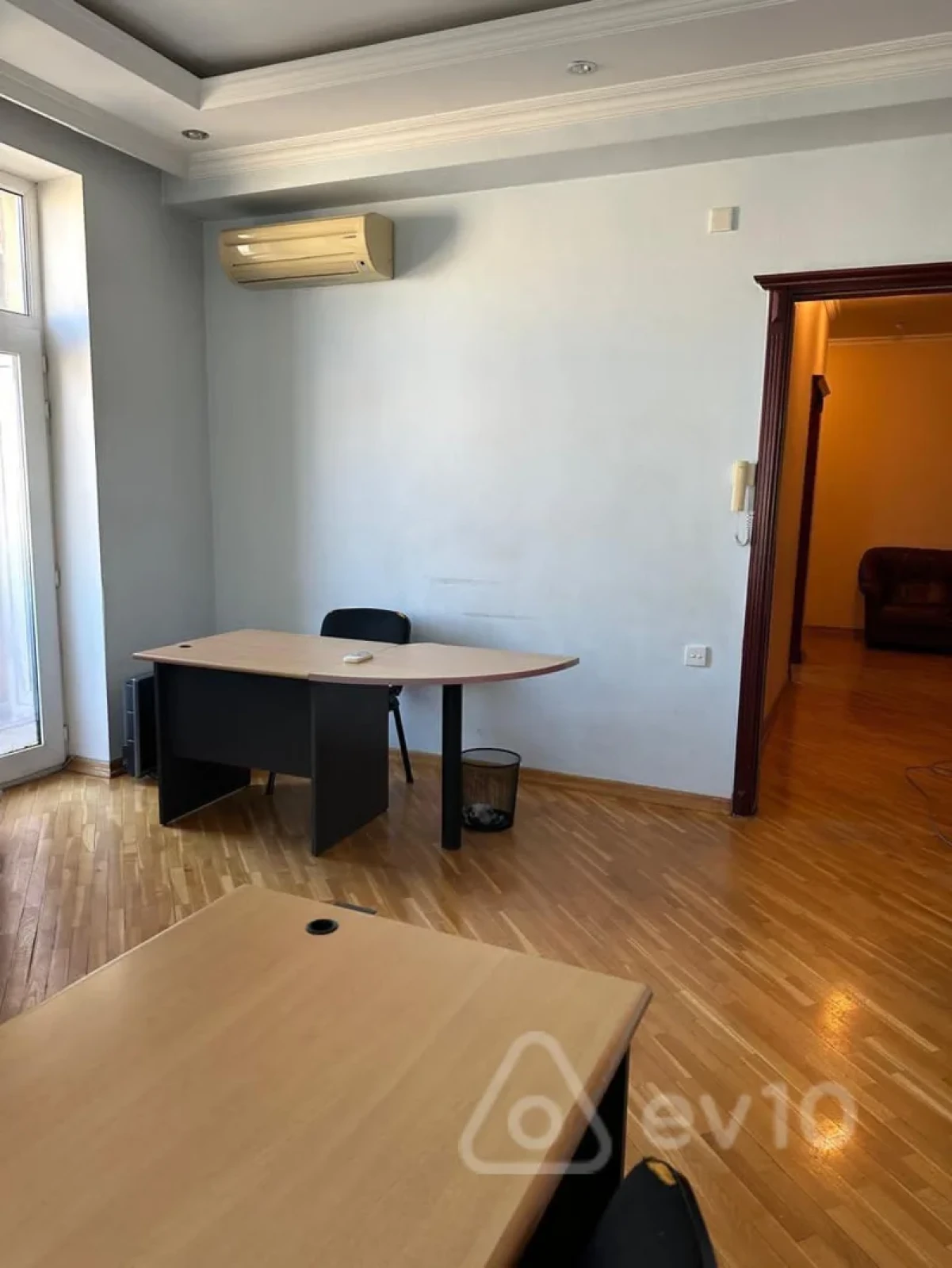 Kirayə verilir 3 otaqlı ofis 140 m²