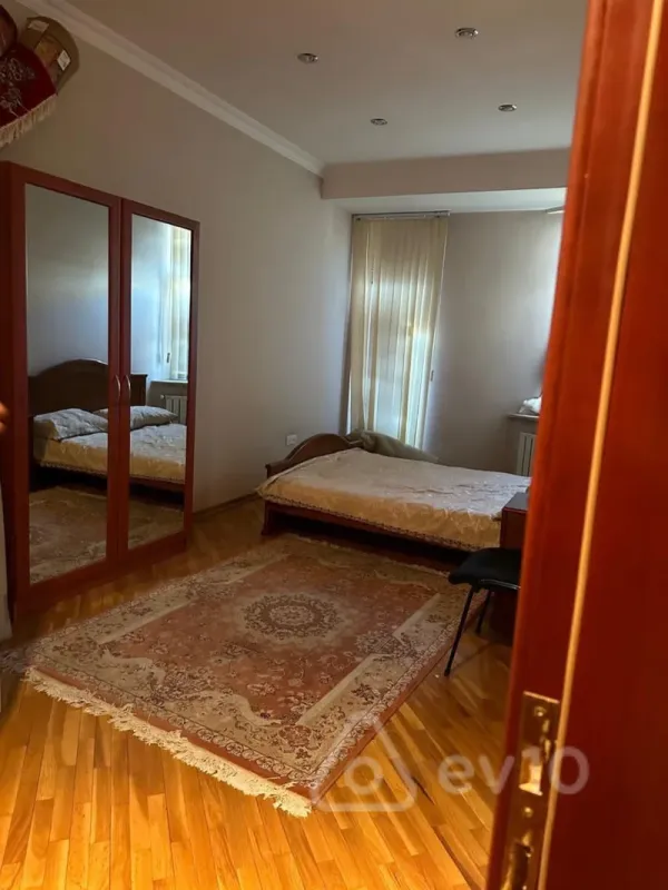 Kirayə verilir 3 otaqlı ofis 140 m²