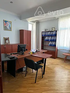 Kirayə verilir 3 otaqlı ofis 140 m²