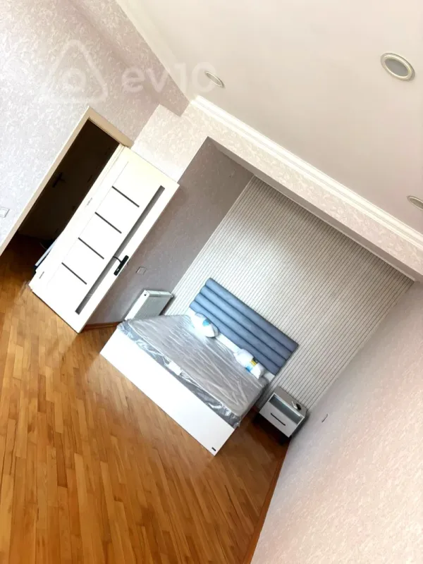 Kirayə verilir 2 otaqlı yeni tikili 60 m²