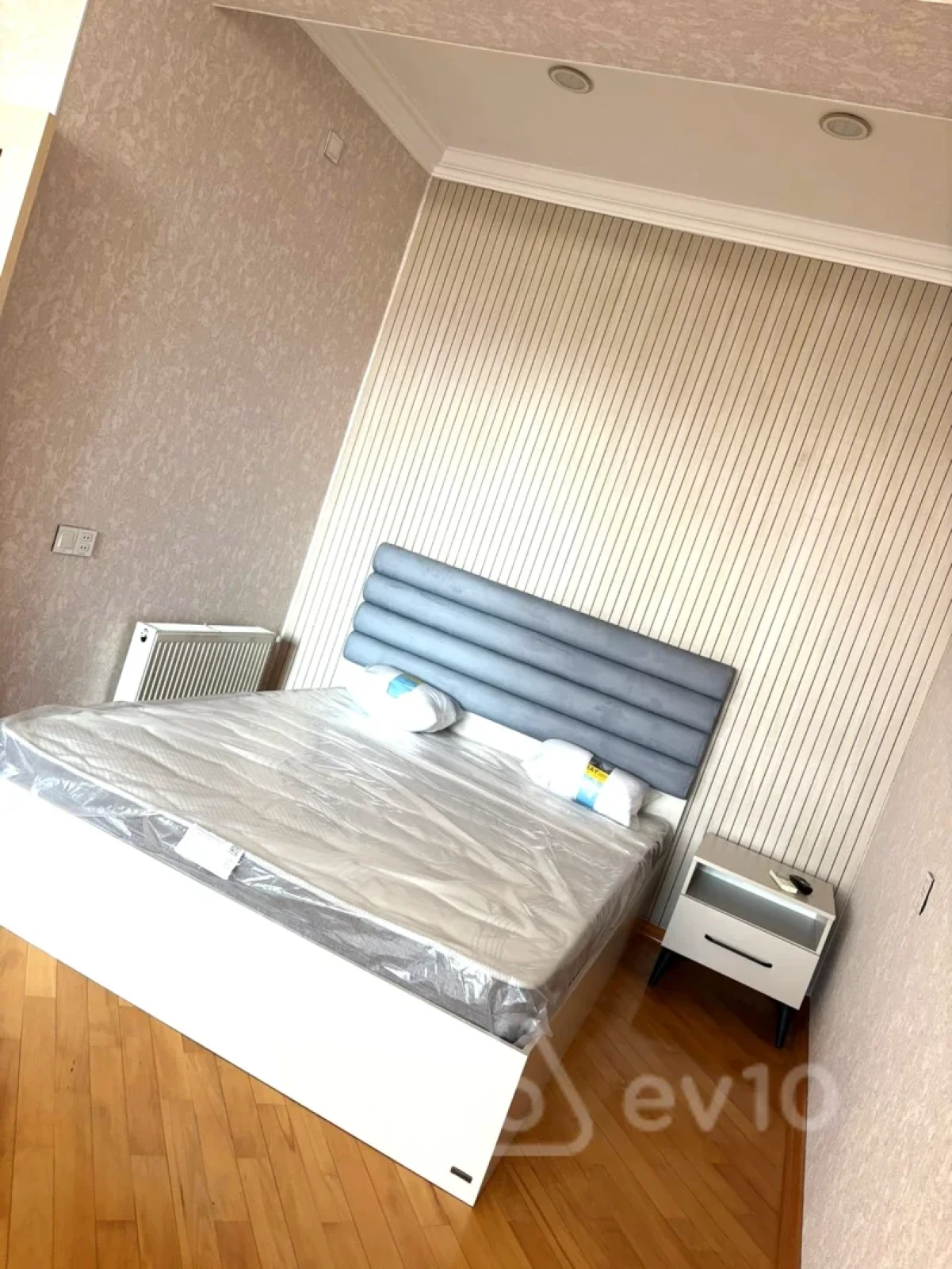 Kirayə verilir 2 otaqlı yeni tikili 60 m²