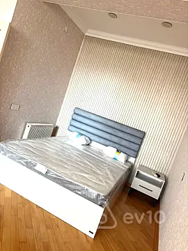 Kirayə verilir 2 otaqlı yeni tikili 60 m²