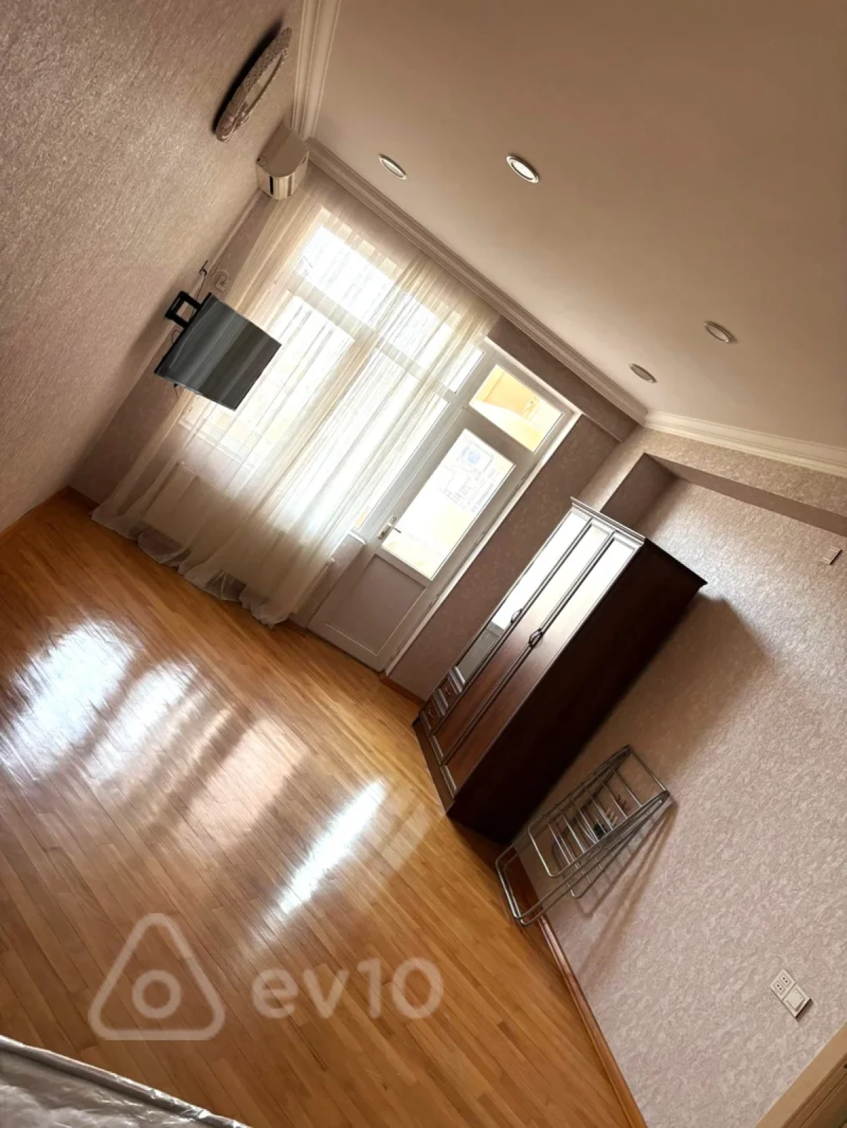 Kirayə verilir 2 otaqlı yeni tikili 60 m²