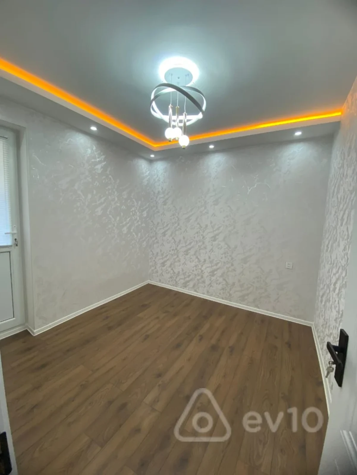 Satılır 3 otaqlı köhnə tikili 65 m²