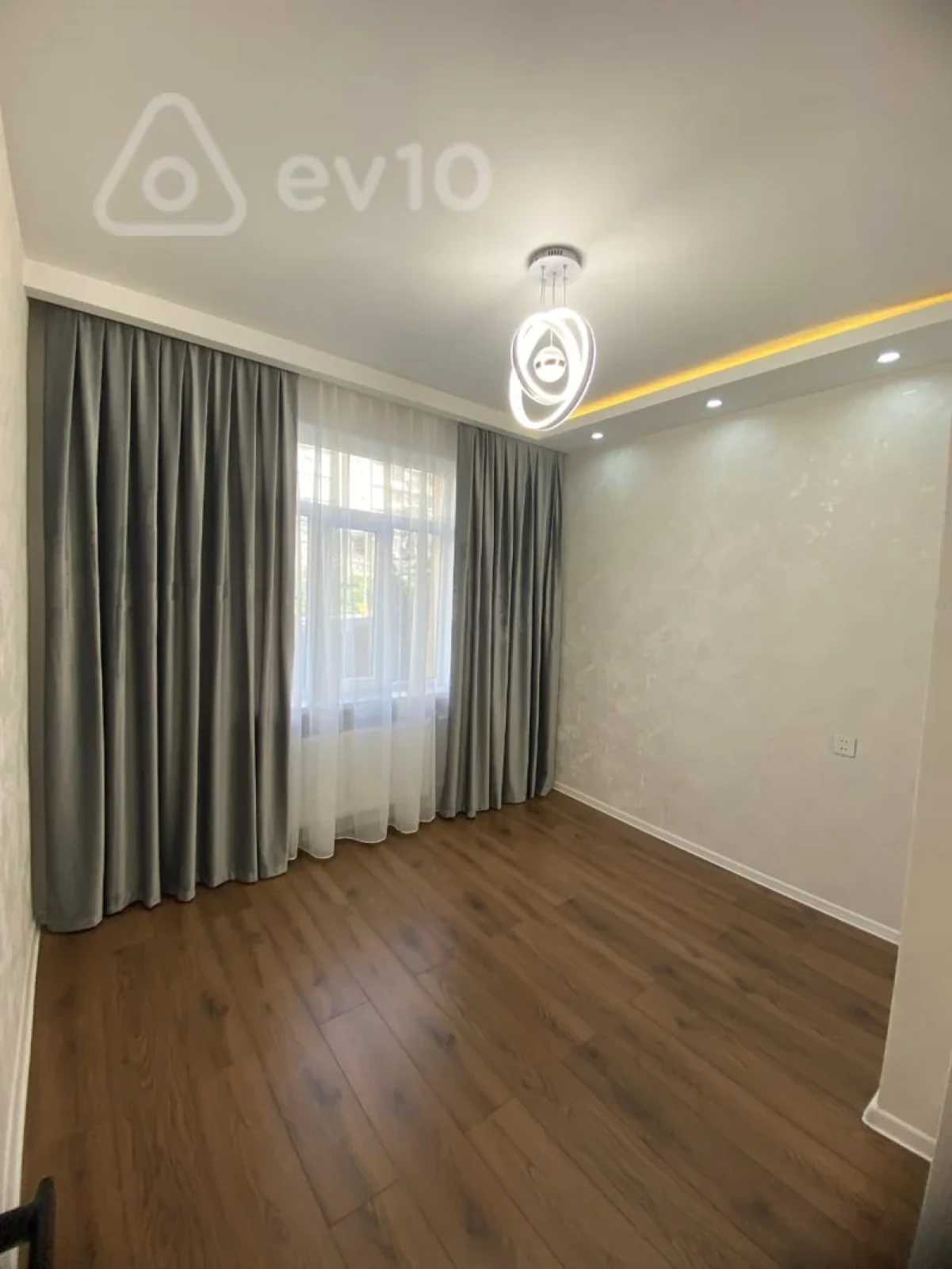 Satılır 3 otaqlı köhnə tikili 65 m²