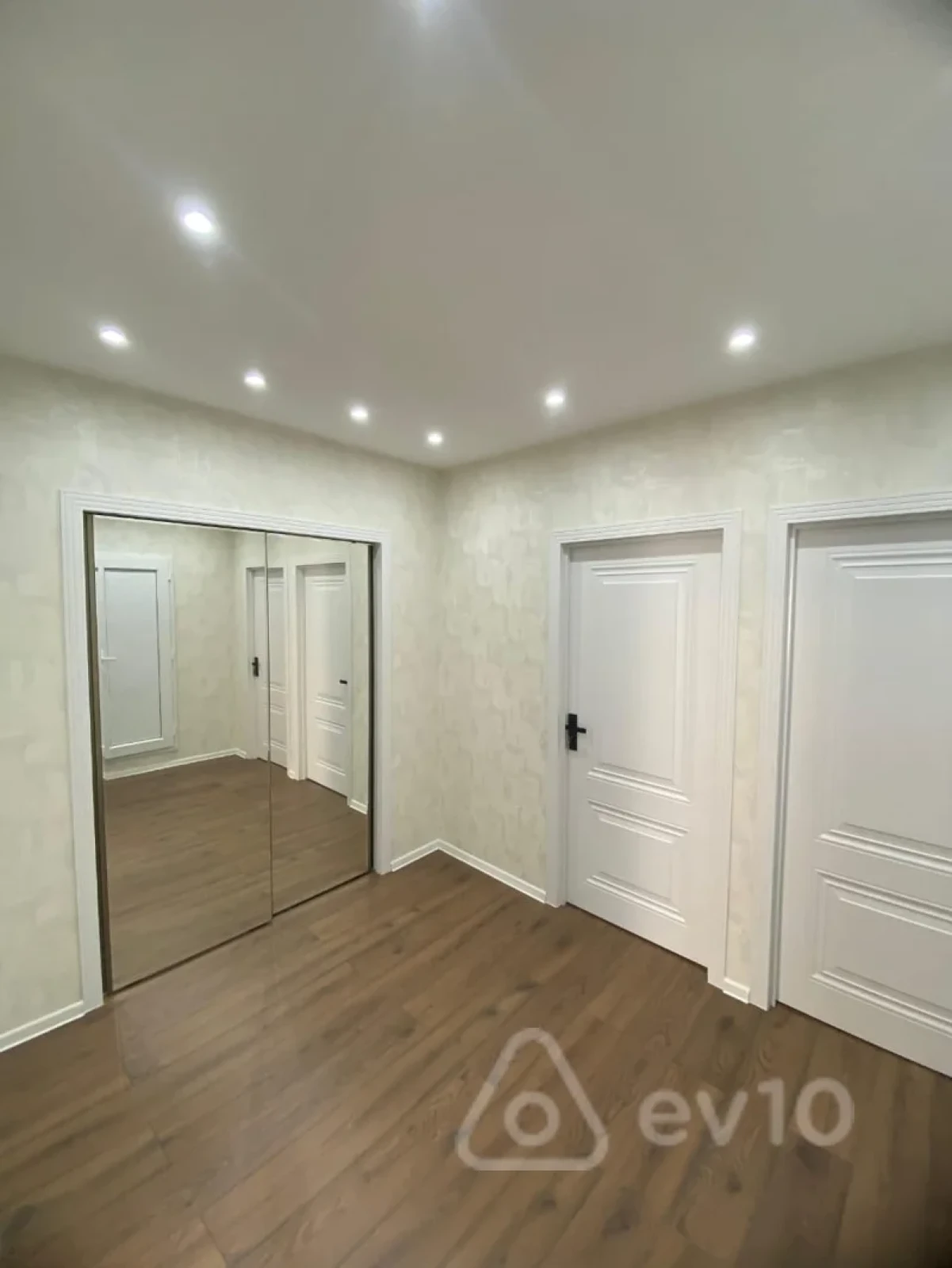 Satılır 3 otaqlı köhnə tikili 65 m²