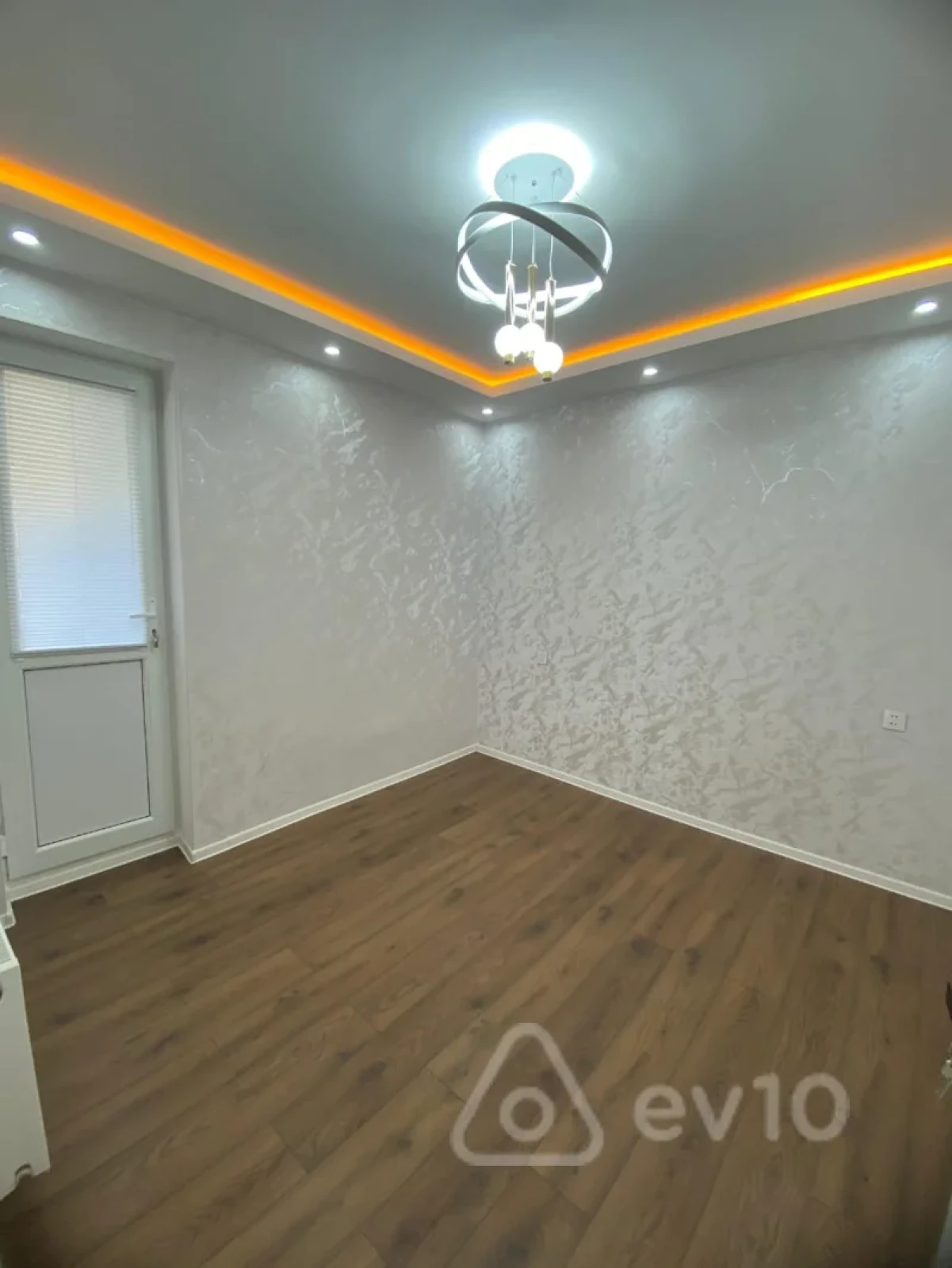 Satılır 3 otaqlı köhnə tikili 65 m²