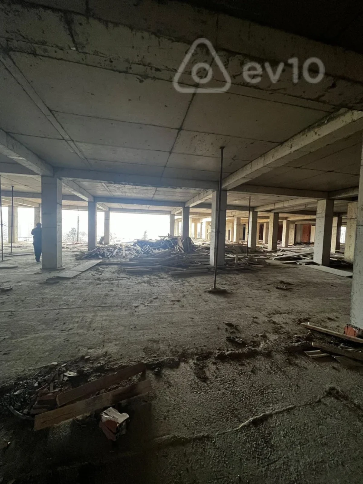 Satılır mənzil 450 m²