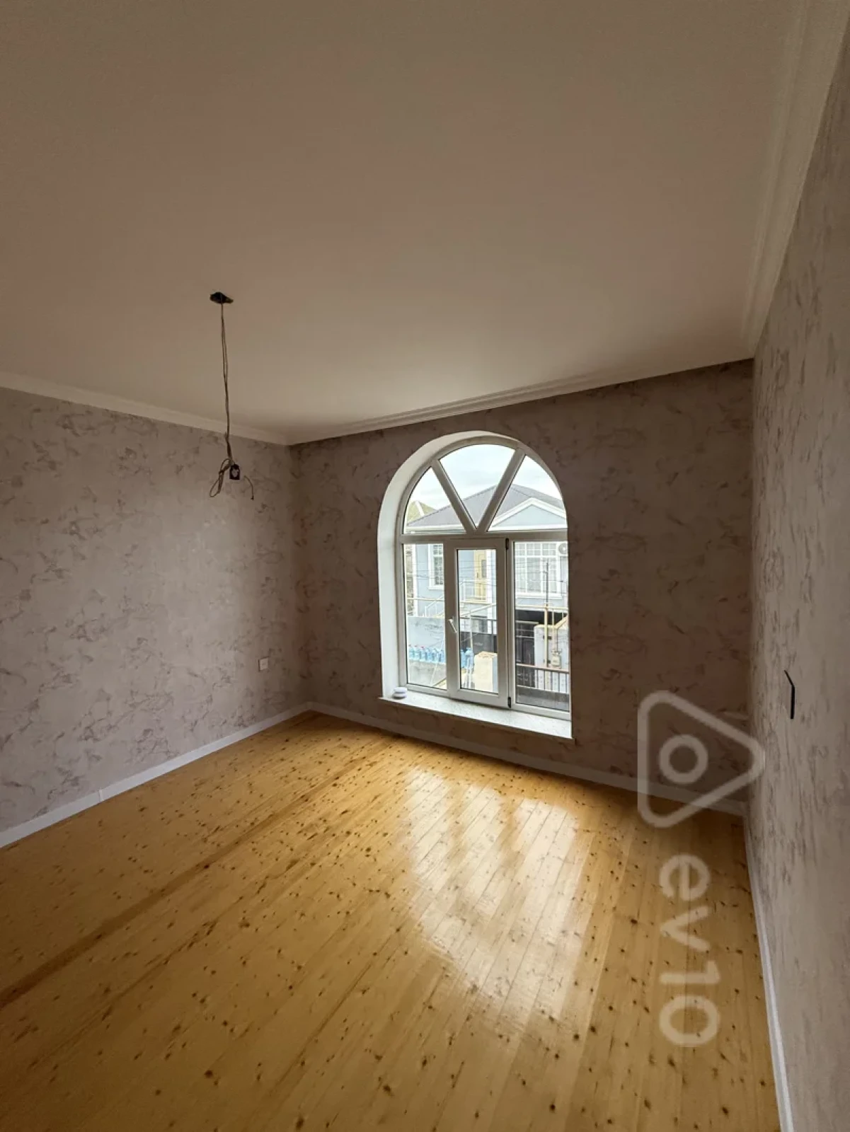 Satılır 4 otaqlı həyət evi 158 m²