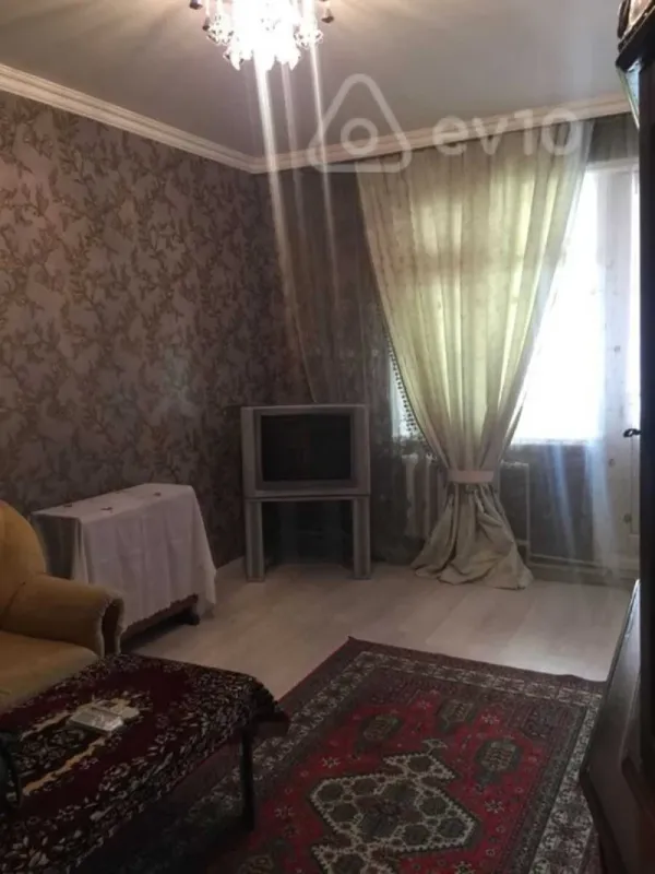 Kirayə verilir 2 otaqlı köhnə tikili 70 m²