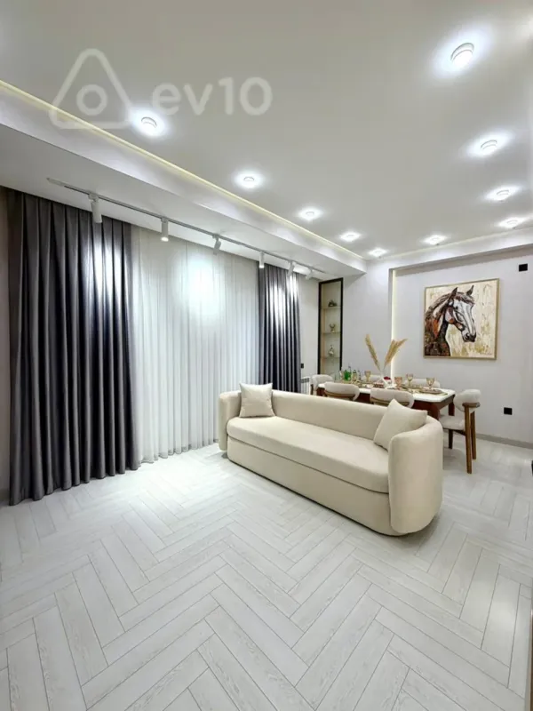 Satılır 2 otaqlı yeni tikili 77 m²