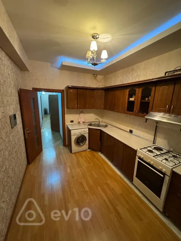 Kirayə verilir 3 otaqlı yeni tikili 100 m²