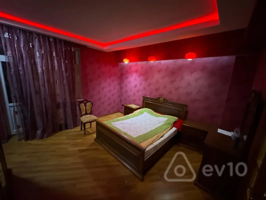 Kirayə verilir 3 otaqlı yeni tikili 100 m²