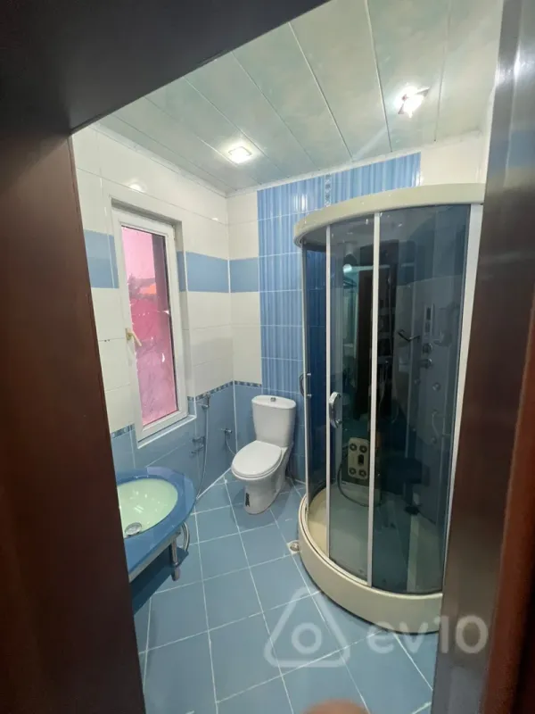 Kirayə verilir 7 otaqlı həyət evi 300 m²