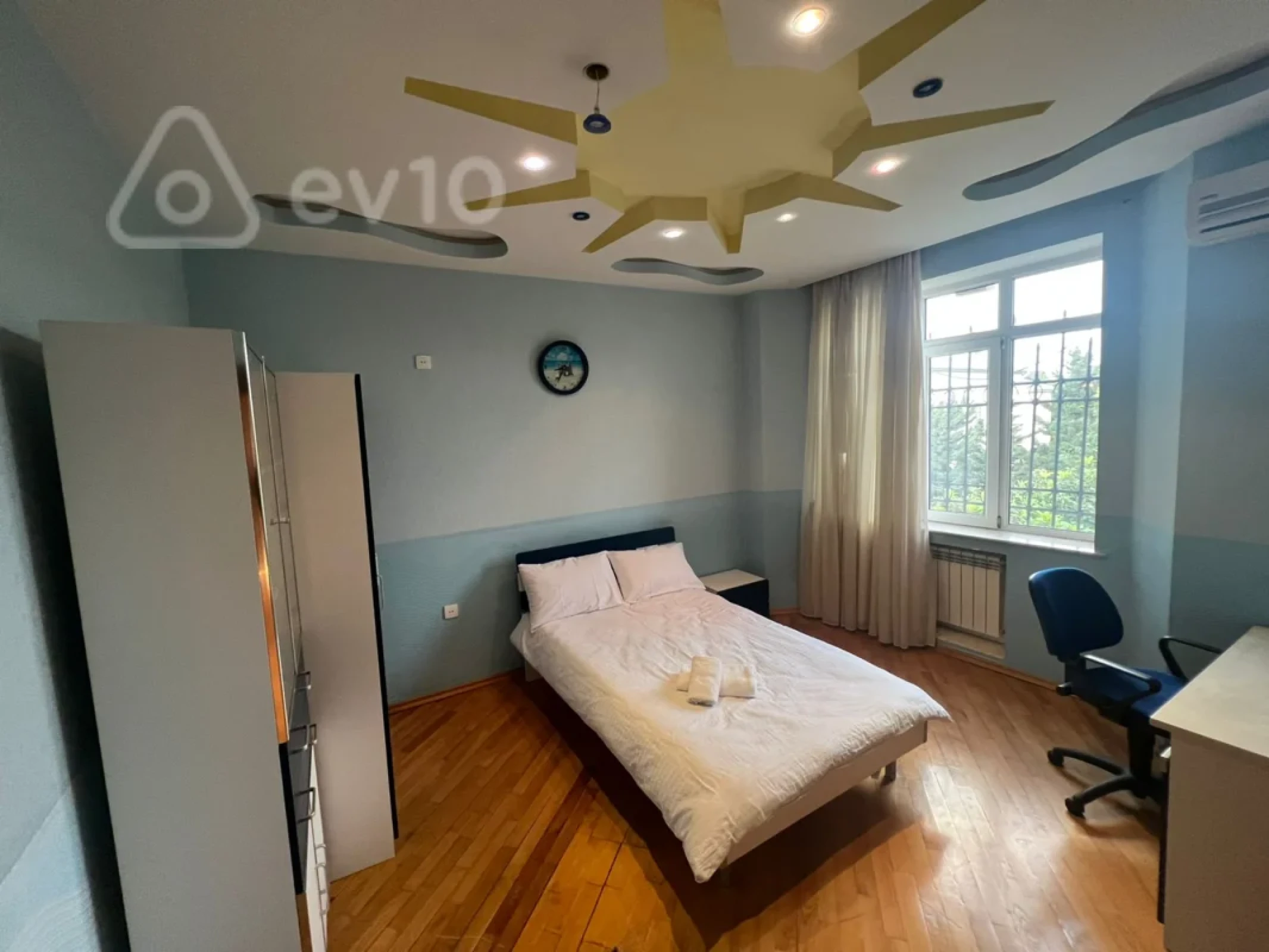 Kirayə verilir 7 otaqlı həyət evi 300 m²