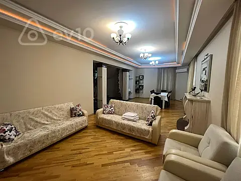 Kirayə verilir 7 otaqlı həyət evi 300 m²