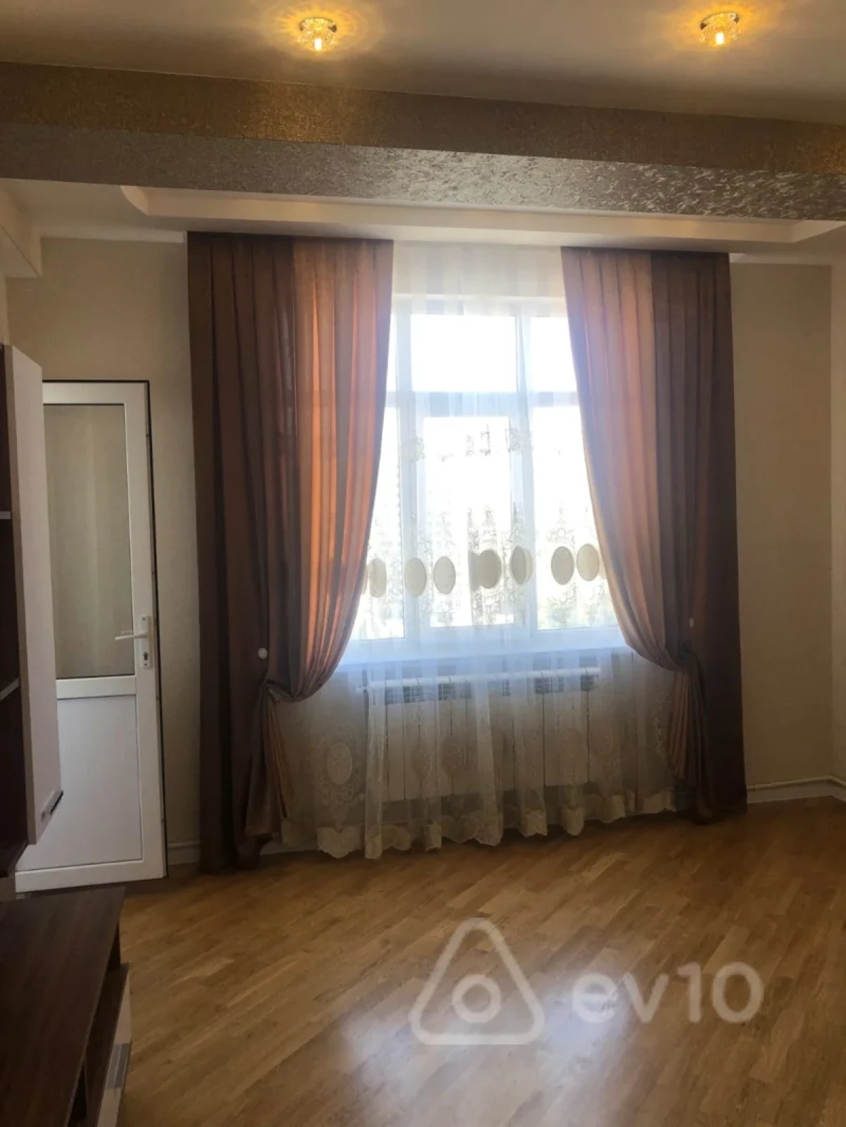Kirayə verilir 2 otaqlı yeni tikili 65 m²