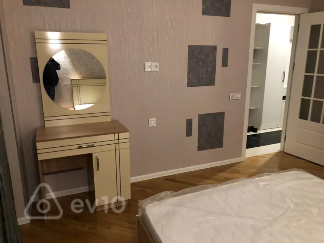 Kirayə verilir 2 otaqlı yeni tikili 65 m²