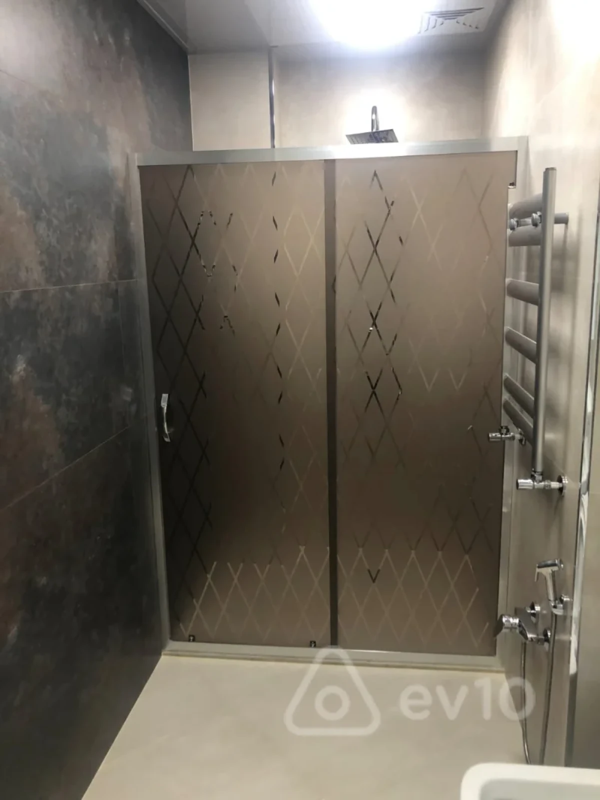 Kirayə verilir 2 otaqlı yeni tikili 65 m²