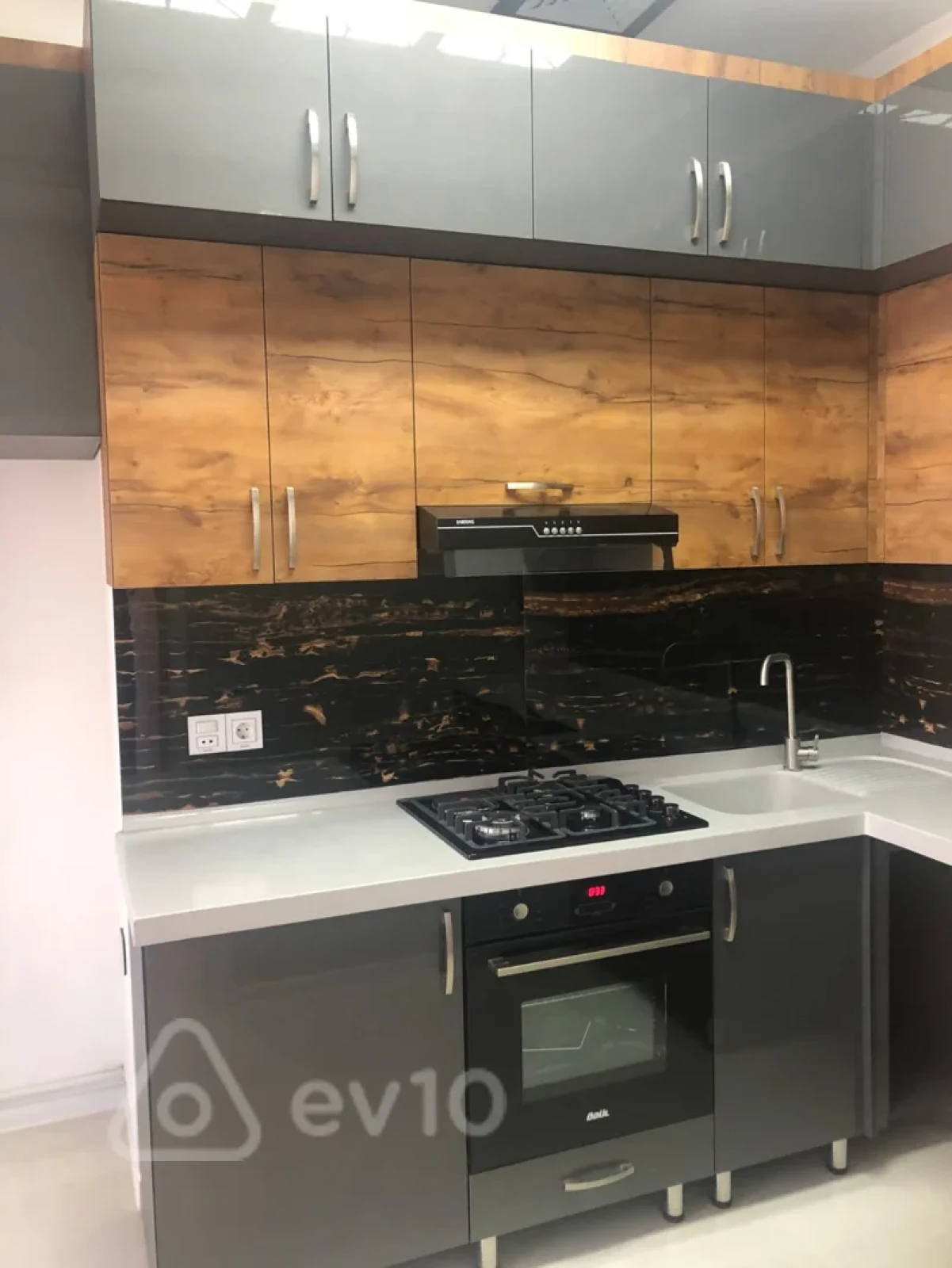 Kirayə verilir 2 otaqlı yeni tikili 65 m²