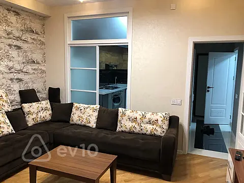 Kirayə verilir 2 otaqlı yeni tikili 65 m²