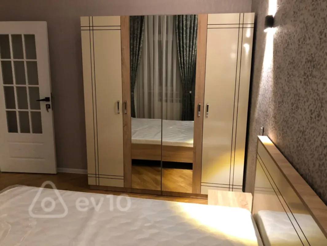 Kirayə verilir 2 otaqlı yeni tikili 65 m²