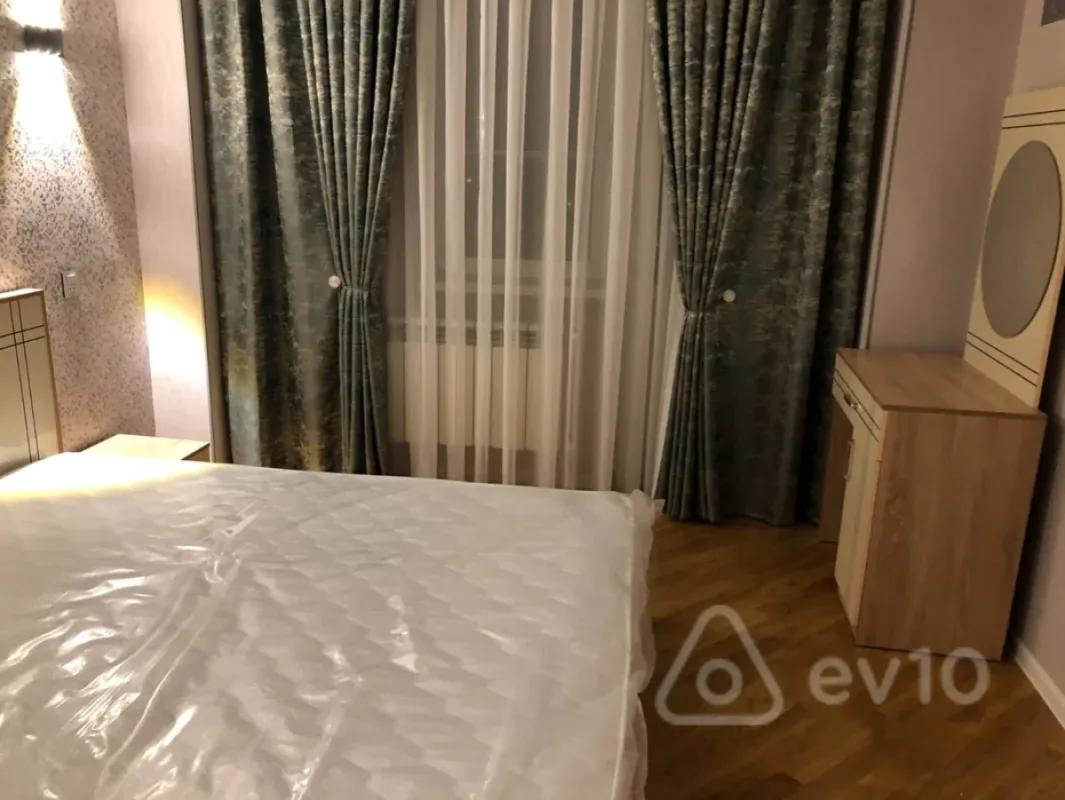 Kirayə verilir 2 otaqlı yeni tikili 65 m²