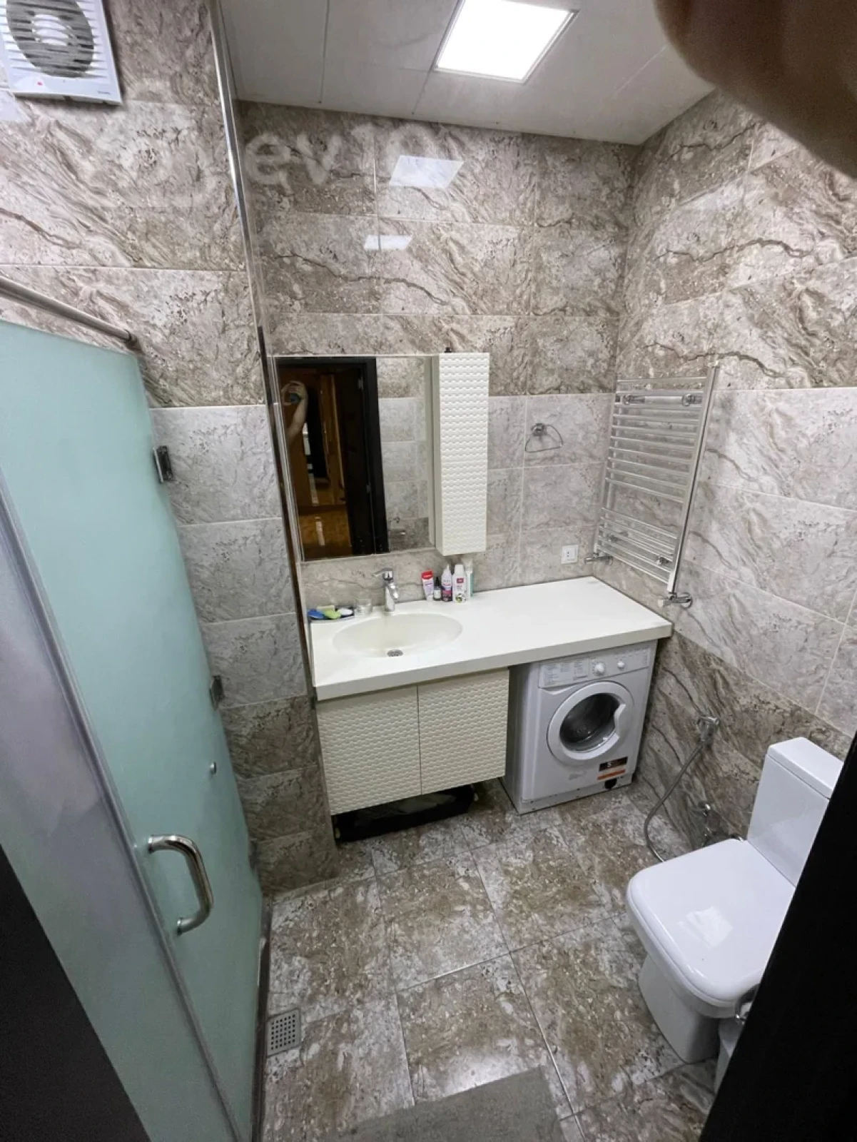 Kirayə verilir 2 otaqlı yeni tikili 70 m²