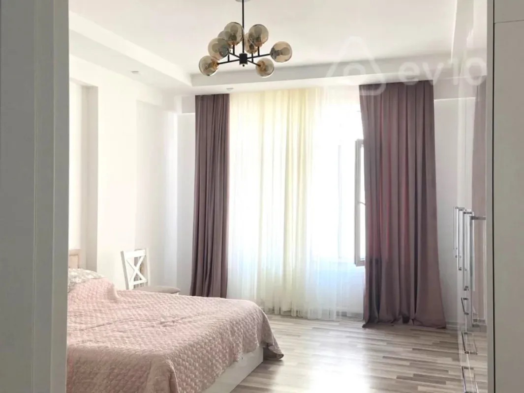 Kirayə verilir 3 otaqlı yeni tikili 150 m²
