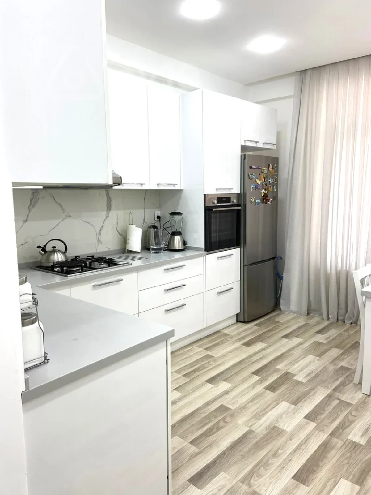 Kirayə verilir 3 otaqlı yeni tikili 150 m²