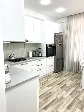 Kirayə verilir 3 otaqlı yeni tikili 150 m²
