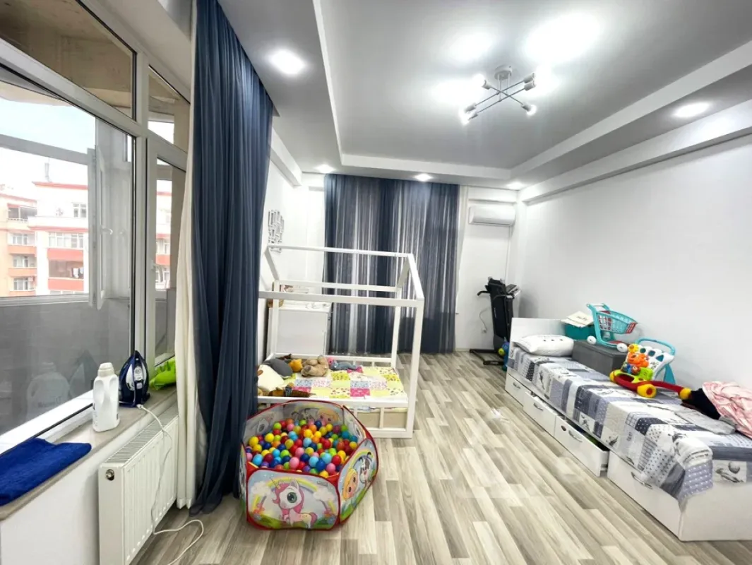 Kirayə verilir 3 otaqlı yeni tikili 150 m²