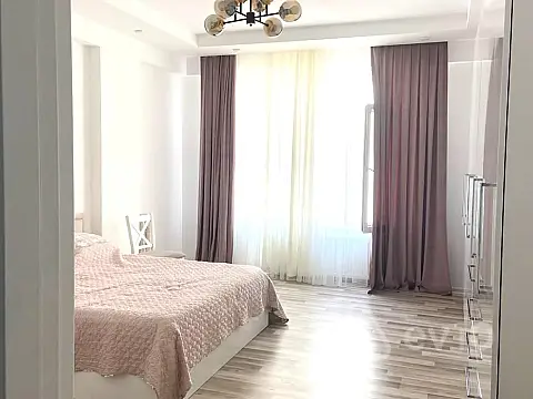 Kirayə verilir 3 otaqlı yeni tikili 150 m²