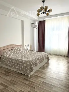 Kirayə verilir 3 otaqlı yeni tikili 150 m²