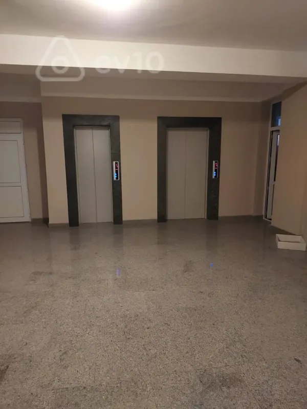Kirayə verilir 2 otaqlı yeni tikili 113 m²