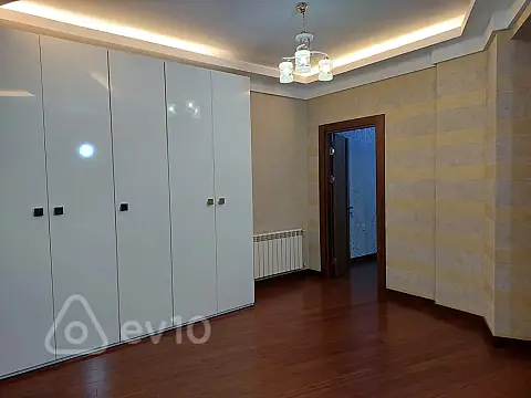 Kirayə verilir 2 otaqlı yeni tikili 113 m²